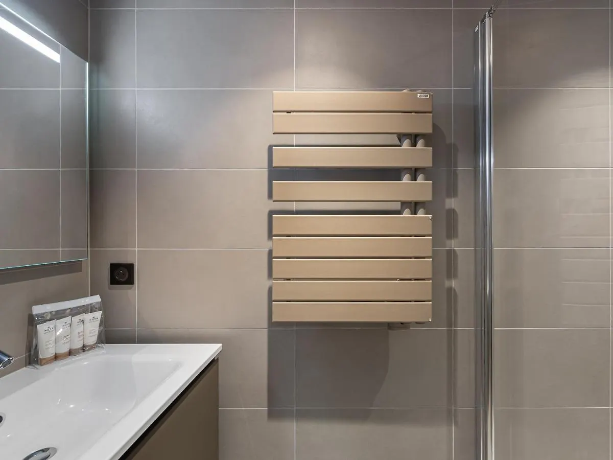 Appartement Avec Piscine, Salle De Sport Et Parking Couvert - Fr-1-569-105 موجوف